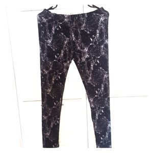 Pink Rose Black/White Leggings- So Soft!!